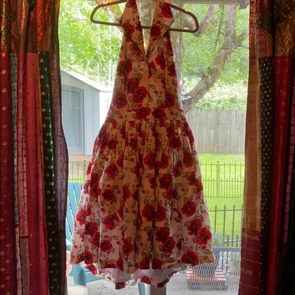 Hearts and found red rose halter dress size XL - Picture 2 of 2